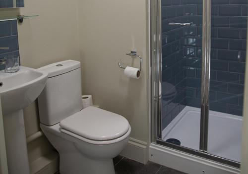 The Kings Arms Hotel - image 2