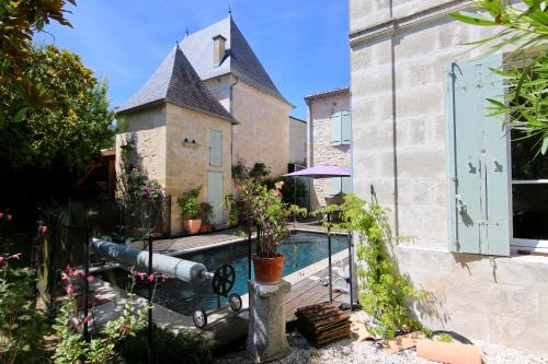 Exterior view, Domaine L'Amourette in Tizac De Curton