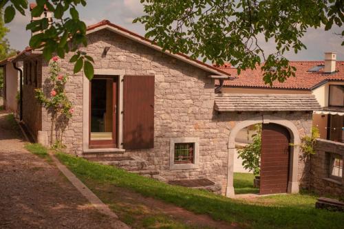 Tmbin's barn - nature, horses, family