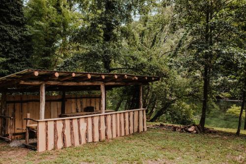 Robinson camp Kupa - Juratovićki brig (Robinson camp Kupa - Juratovicki brig) in دوجاريسا