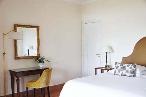 1 king bed, 2 twin beds