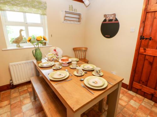 Isaacs Cottage - image 11