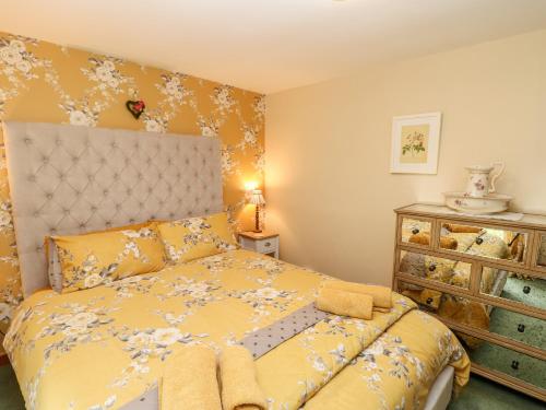 Isaacs Cottage - image 9