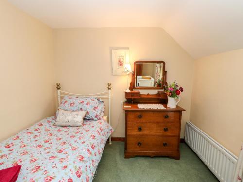 Isaacs Cottage - image 4