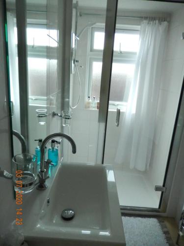 Deluxe Double Room with Shower