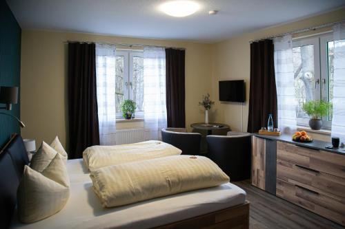 1 queen bed