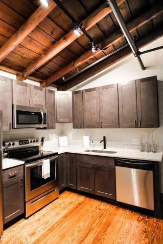 Mutfak, The Lofts at Downtown Salem in Salem (VA)
