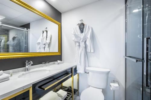 Hotel Clarendon Room Type - Double Room with Two Double Beds