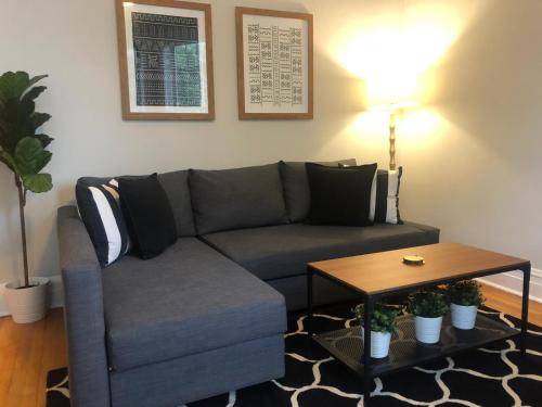 Gorgeous 2BR APT Great Location Near Wrigley