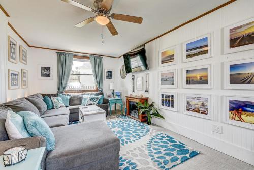 Atlantic Shores Getaway steps from Jax Beach Private House Pet Friendly Near to the Mayo Clinic - UNF - TPC Sawgrass - Convention Center - Shopping Malls - Under 3 Hours from DISNEY