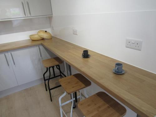 The Cambridge Suites - Tas Accommodations in Cherry Hinton
