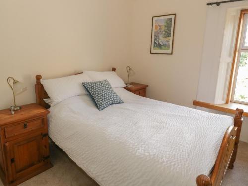 6 Ronald Place - image 4