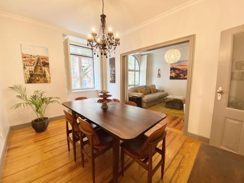 Luxury Vintage apartment by MyPlaceForYou, at the city centre next to Marquês de Pombal, Lisabon (fotografie 4)