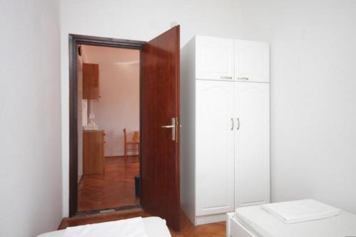 Apartments by the sea Zdrelac Pasman - 8046 - image 4