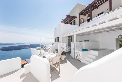 Senior Suite with Outdoor Tub and Caldera View