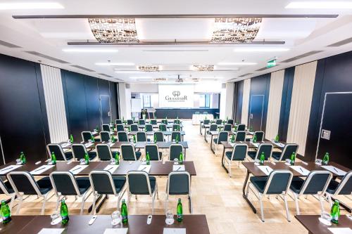 Grandior Hotel Prague - image 11