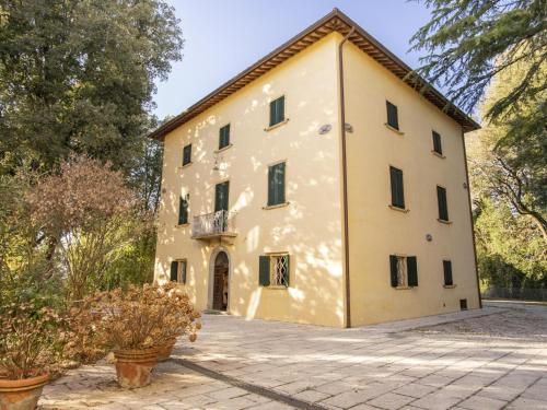 Lavish Mansion in Citerna with Swimming Pool and Garden - image 4
