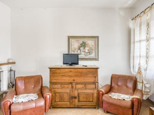 Lavish Mansion in Citerna with Swimming Pool and Garden - image 8