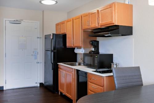 Candlewood Suites Medford an IHG Hotel - image 6