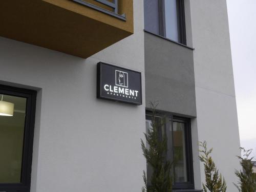 Clement Apartments - image 2