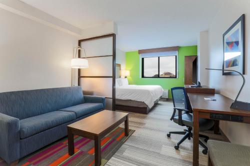 Holiday Inn Express Hotel & Suites Fort Worth Downtown