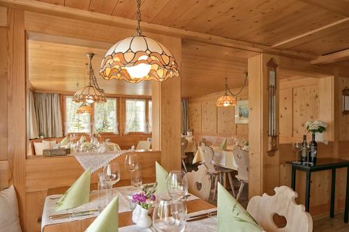 Restorāns, Hotel Alpenblick in Schwende