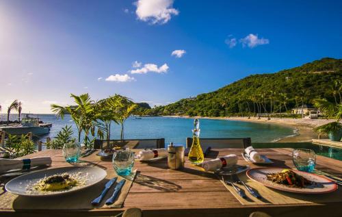 263191183 The Liming Bequia