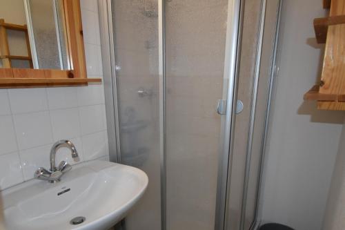 Vaujany Locations - Cochette II Apt 15 - image 6