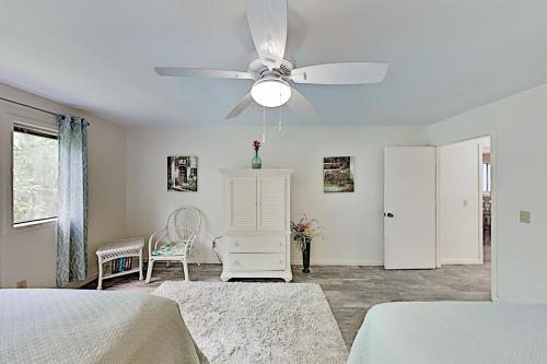 Remodeled 2 BR 2 BA - Superior on Lagoon condo - image 6