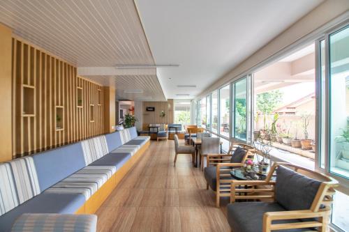 Restaurant, GoldenBeach Boutique Resort in Prachuap Khiri Khan City Center