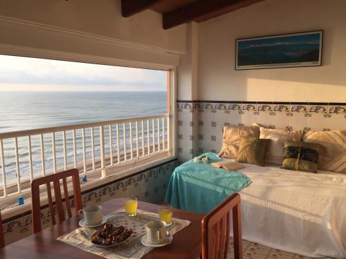  Beachfront and Bright Apartment, Pension in Mareny Barraquetas bei Riola