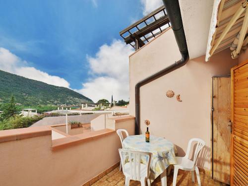  Apartment Cala Rossa-5 by Interhome, Ferienwohnung in Nisporto