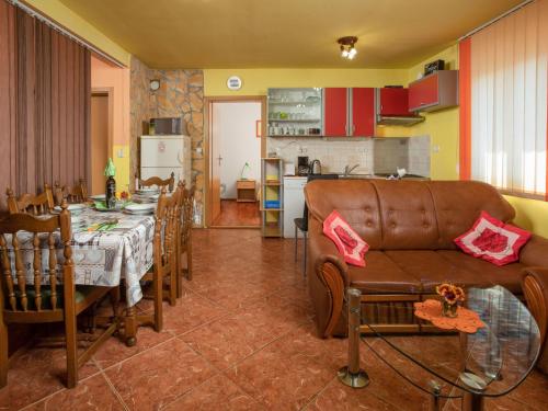 Holiday Home Ana by Interhome in 金莫