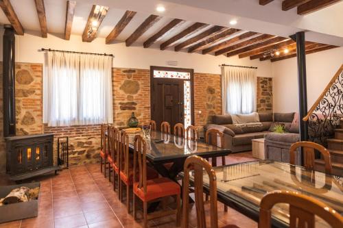 . La Casa de los Dos Rubios