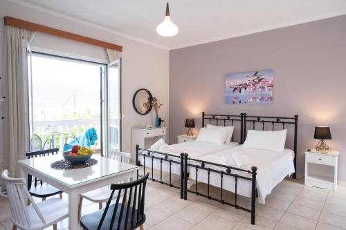 Pavlatos Apartments & Studios 2