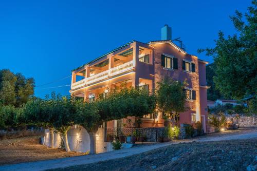 Pavlatos Apartments & Studios - image 7