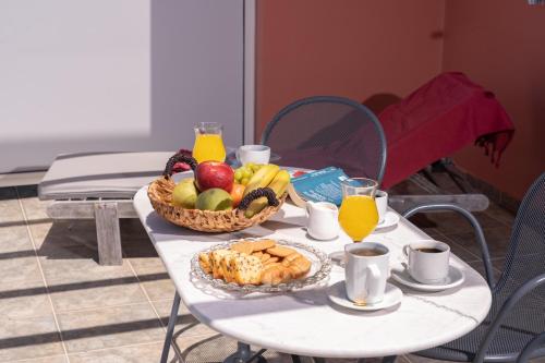 Pavlatos Apartments & Studios - image 5