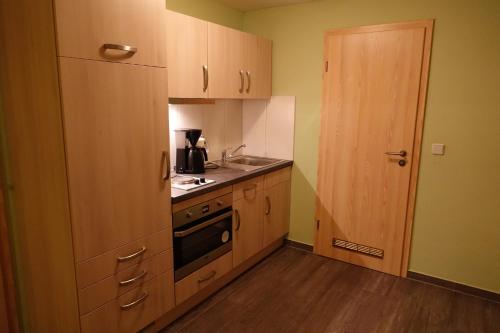 Kitchen, Hirt's Brau-& Gasthof in Remptendorf