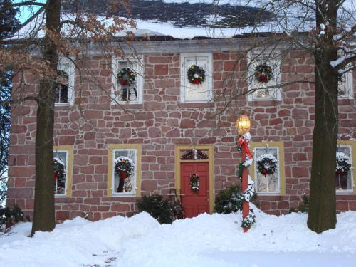 Brownstone Colonial Inn in Reinholds, USA