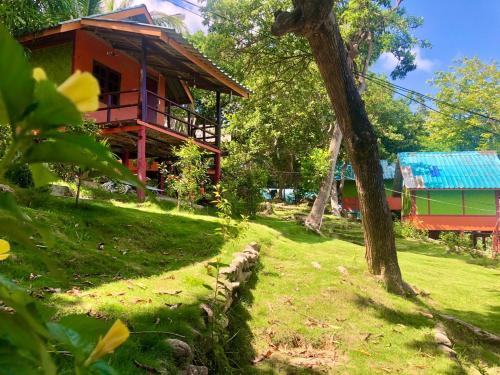 DAYA hill seaview in Ko Lipe