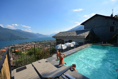 Casa di campagna Tony con piscina e vista lago