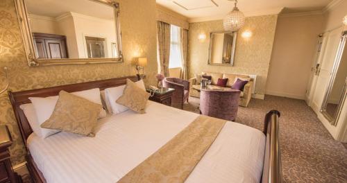 Wherry Hotel - image 8
