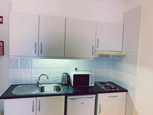 Basic One-Bedroom Apartment image 2