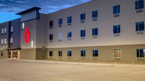 Motel 6 North Platte - East - main image