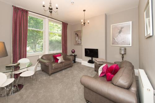Albany House by Harrogate Serviced Apartments - image 5