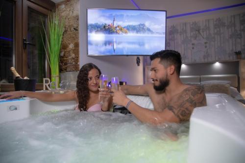 LA VEGUILLA DELUXE JACUZZi