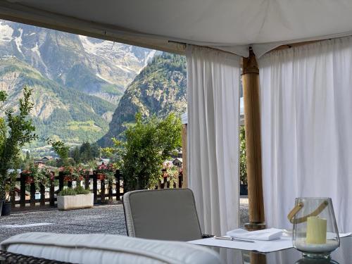 陽台/露台, 皇家高爾夫豪華酒店 (Grand Hotel Royal & Golf) in 庫馬耶市中心