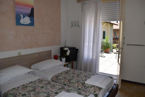 Double or Twin Room with Shared Bathroom