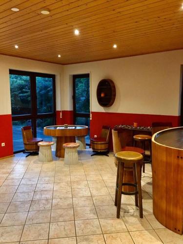 Shared lounge/TV area, Waldnest Odenwald in Wald-Michelbach