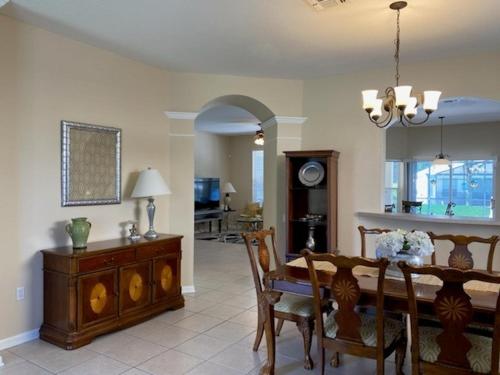 Windsor Hills Magic Private Screened Pool Home condo - main image